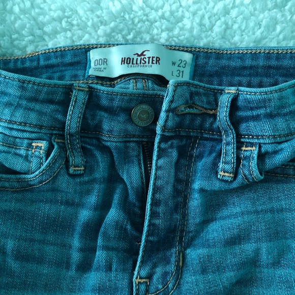 Hollister Blue High Waisted Skinny Jeans👖 - Picture 3 of 3